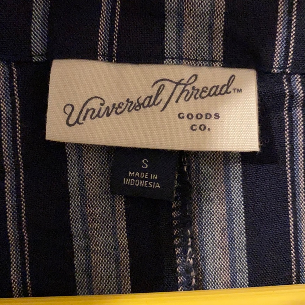 Cropped button up - Picture 3 of 3